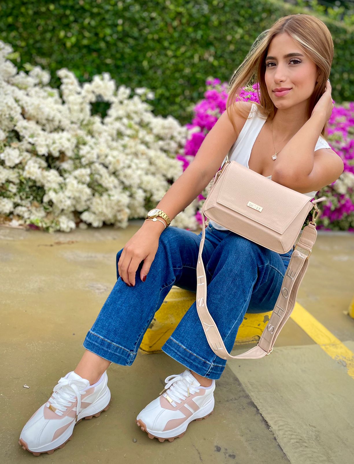 ALYCE NUDE